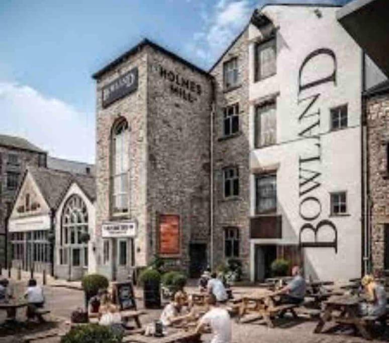Town Centre Modern 2 Bed * Clitheroe