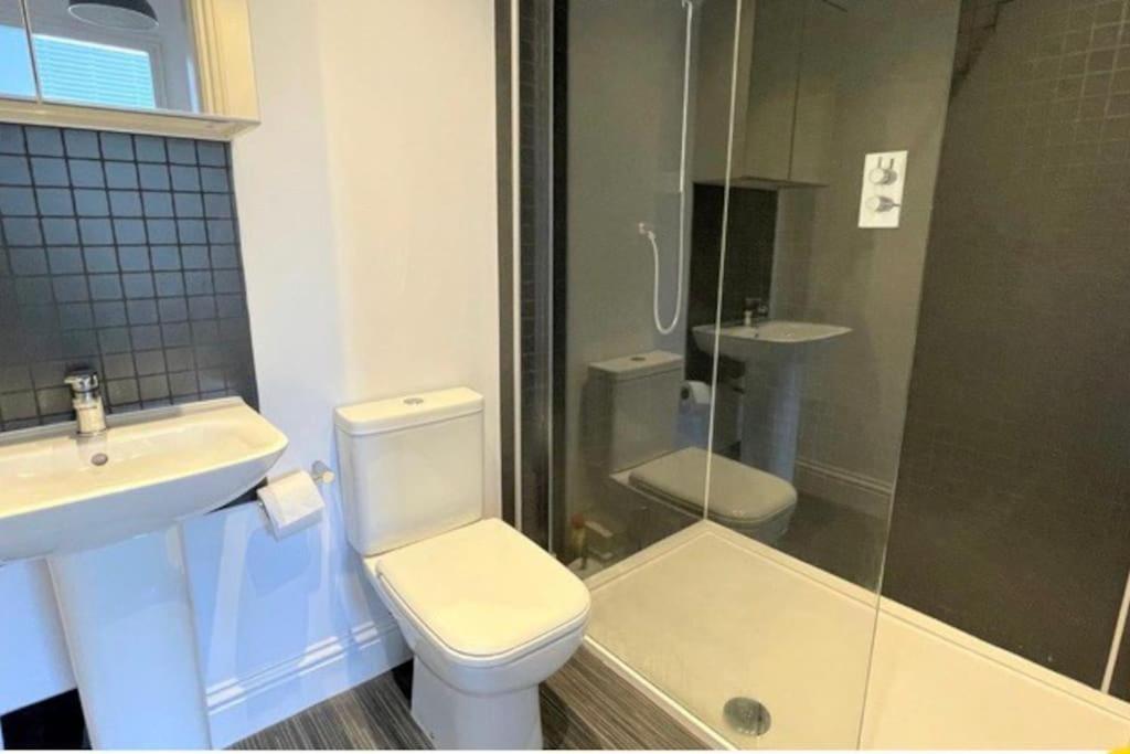 Town Centre Modern 2 Bed * Clitheroe